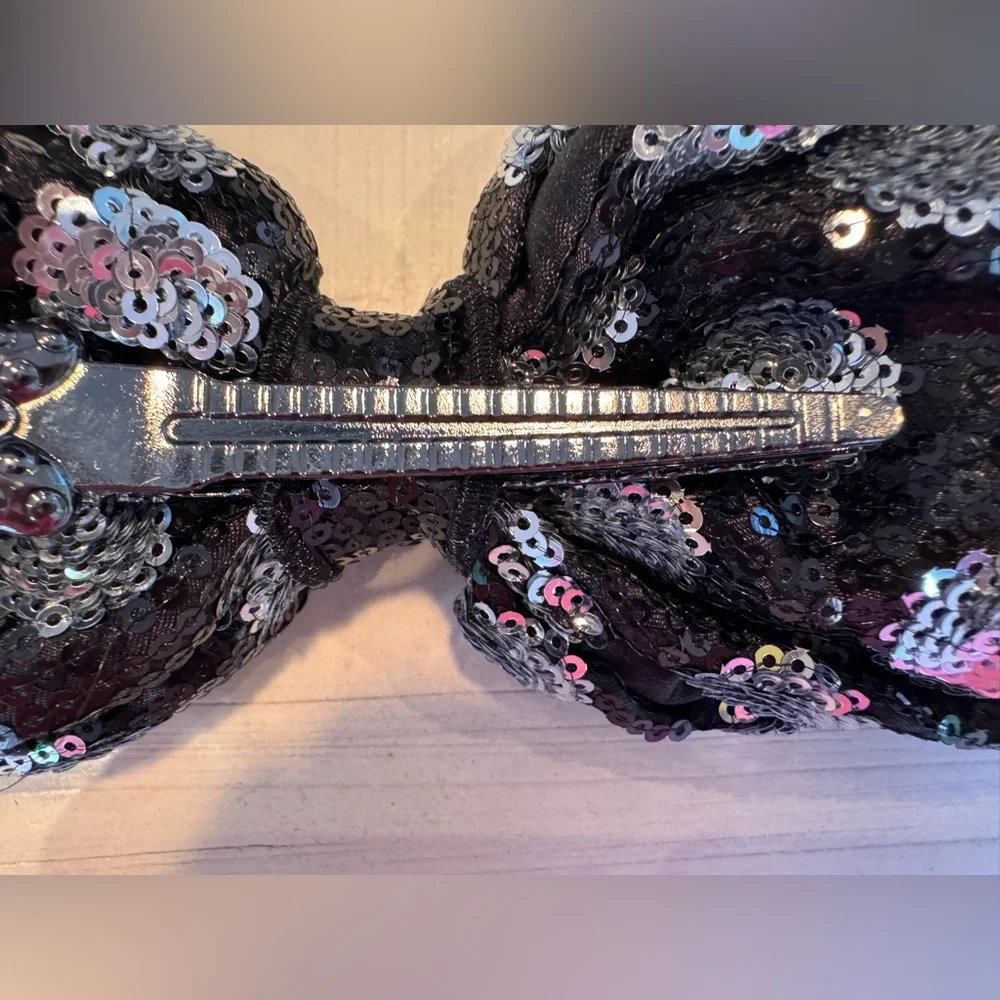 Official Disney Parks Minnie Mouse Oversized Sequin Bow Headband/Hair Accessory
